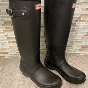 Great pair of Hunter Waterproof Boots!